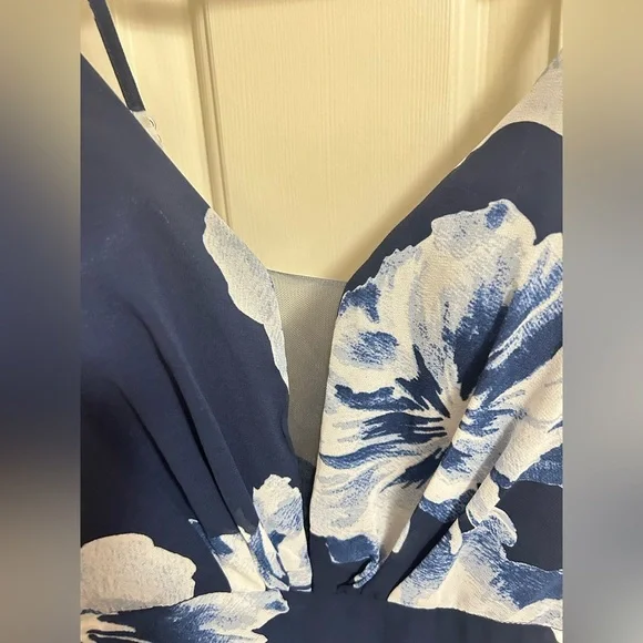 Windsor Bea Formal Floral Wrap Dress Size Medium NWT - Picture 9 of 15